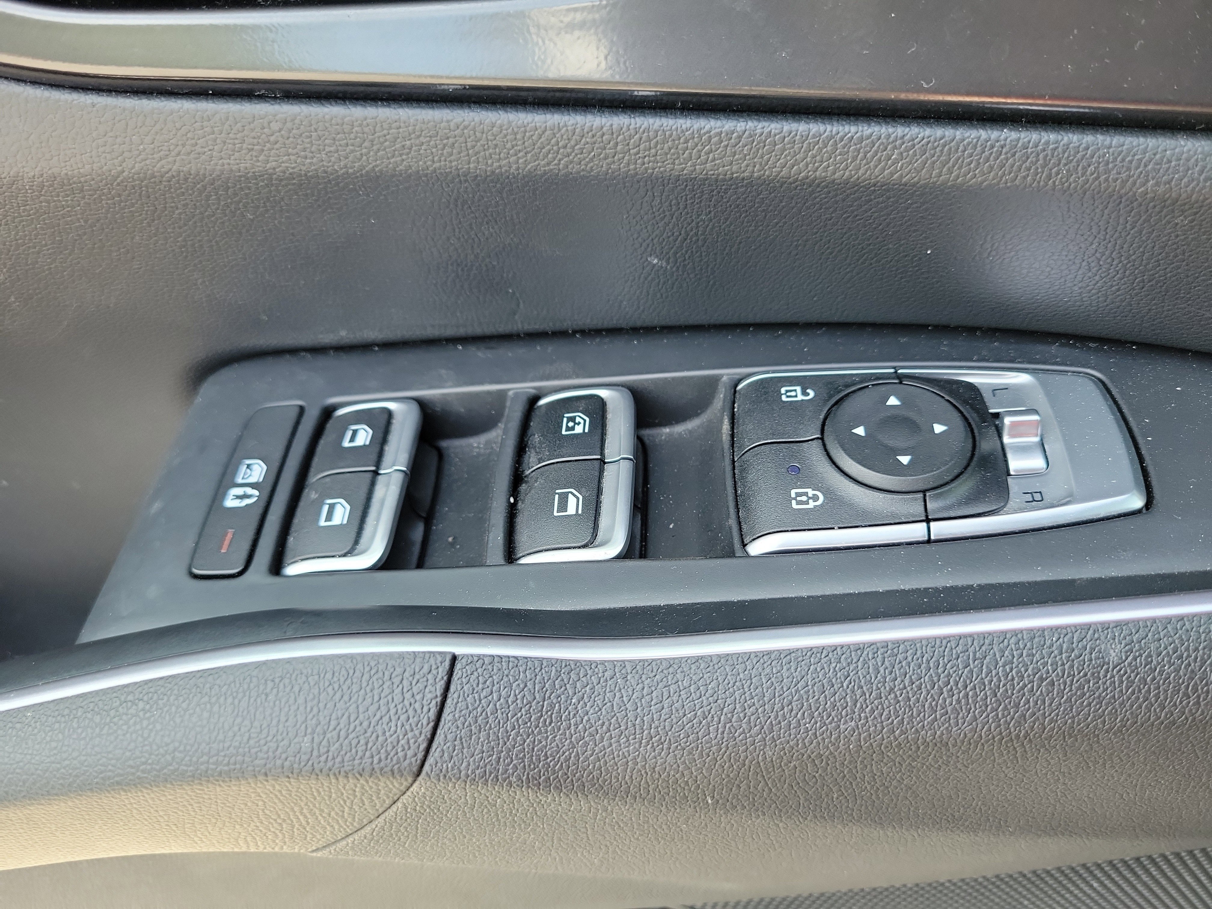 Used 2023 Kia Sorento LX image 20