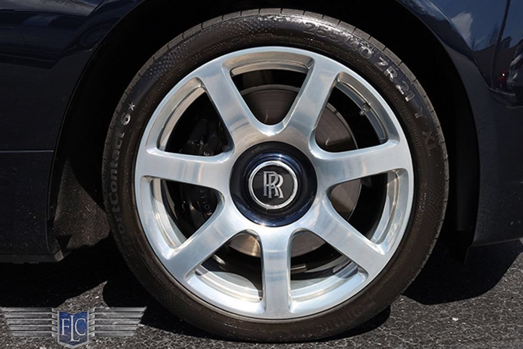 Used 2016 Rolls-Royce Dawn RWD image 38
