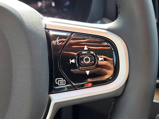 New 2026 Volvo XC60 B5 Plus AWD/4WD image 25