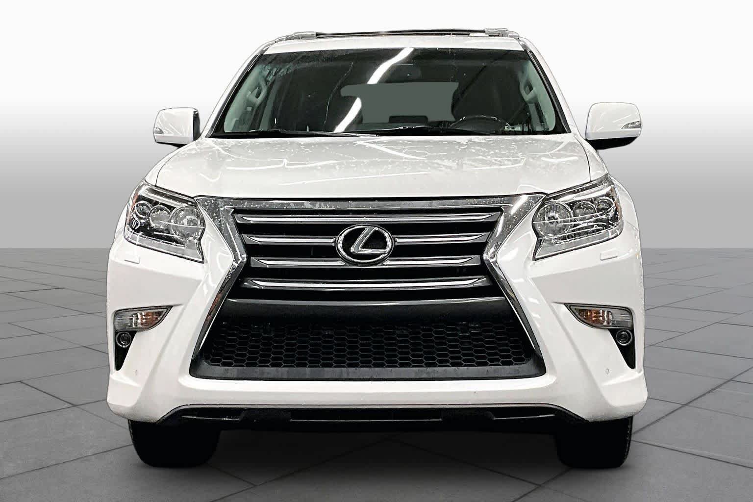 Used 2017 Lexus GX 460 Premium w/ Premium Package AWD/4WD image 3