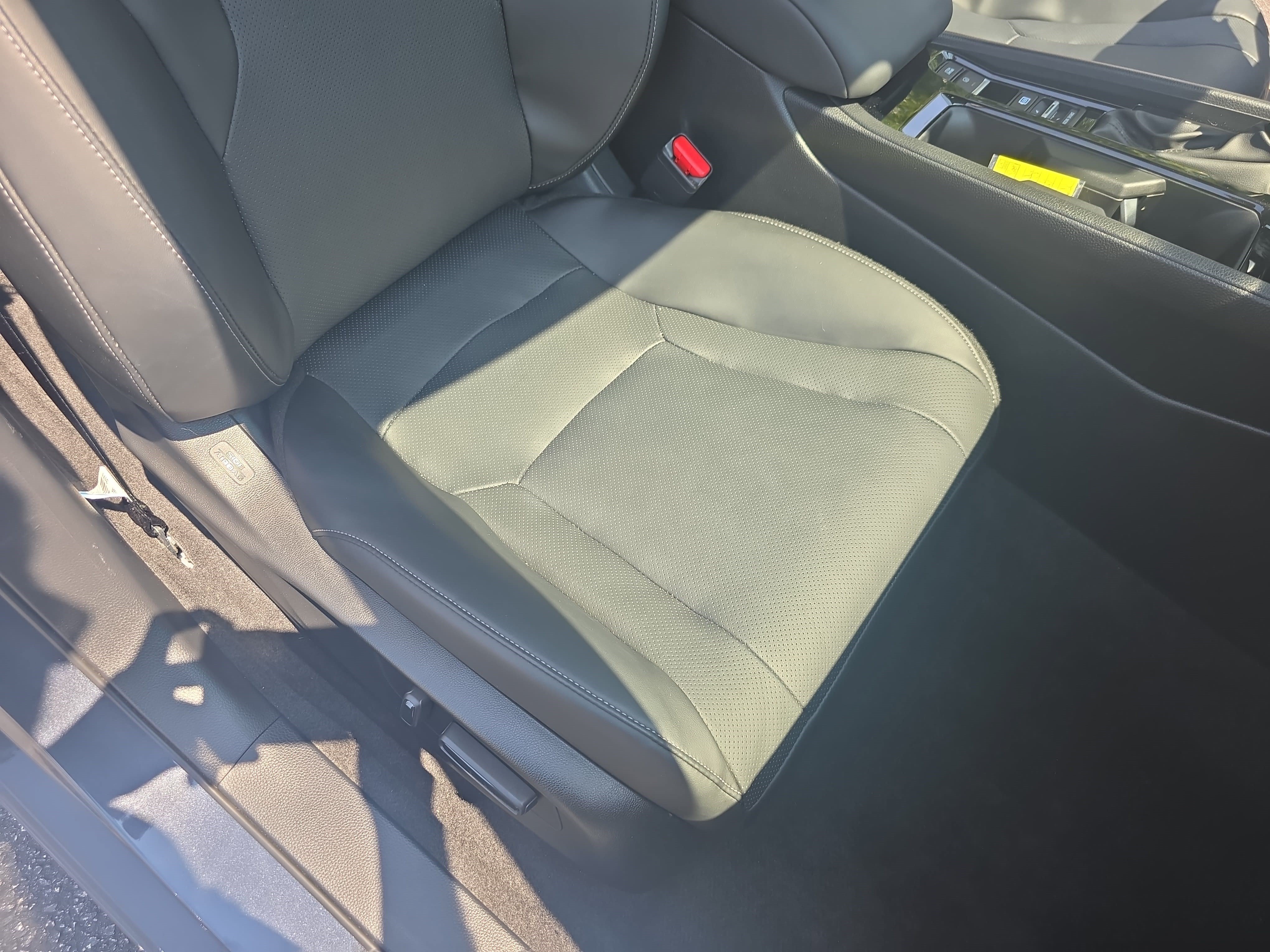 Used 2023 Honda Accord EX-L image 10
