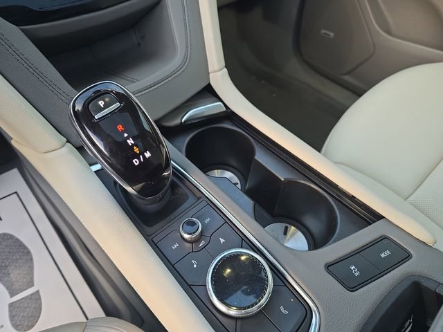 Certified 2023 Cadillac XT6 Premium Luxury w/ Technology Package FWD image 24