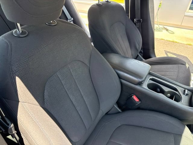 Used 2015 Chrysler 200 Limited FWD image 24