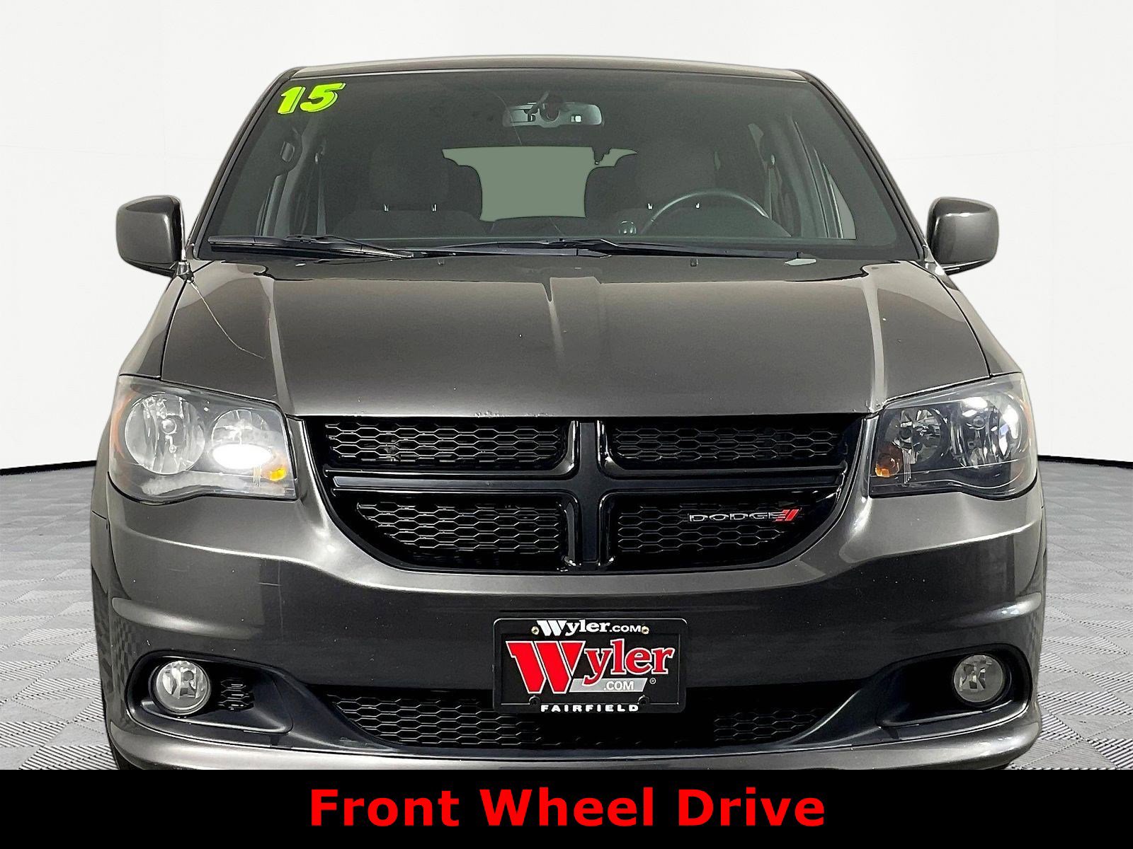 Used 2015 Dodge Grand Caravan SXT w/ Blacktop Package FWD image 2