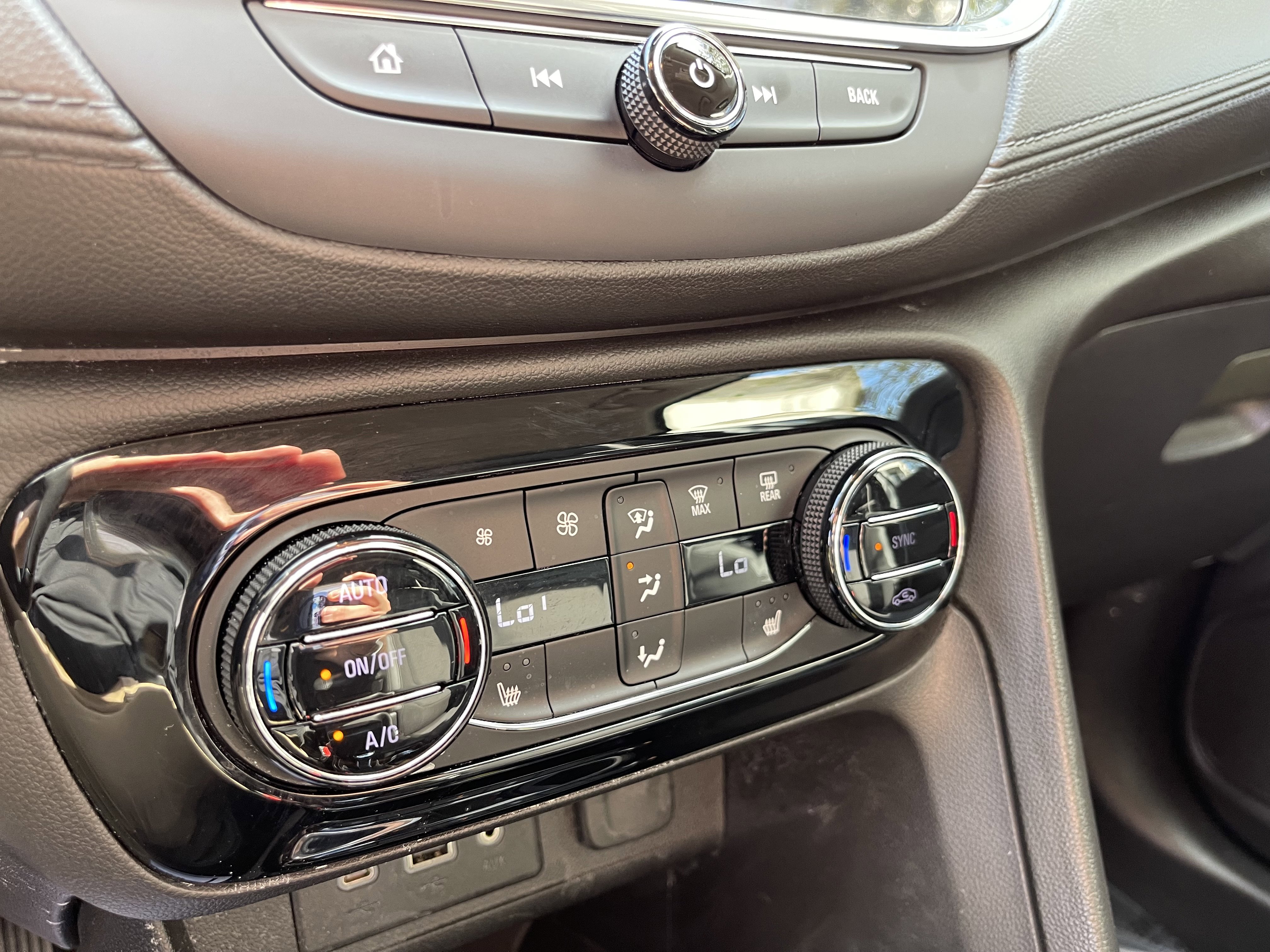 Used 2021 Buick Encore GX Select image 11