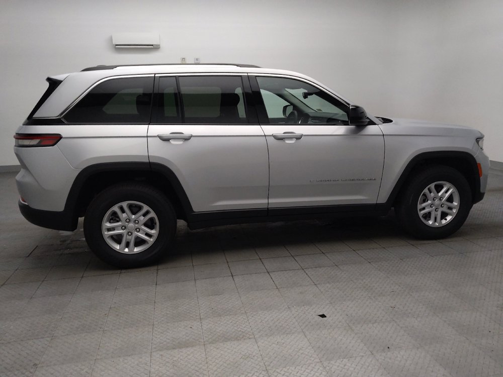 Used 2024 Jeep Grand Cherokee Laredo RWD image 10
