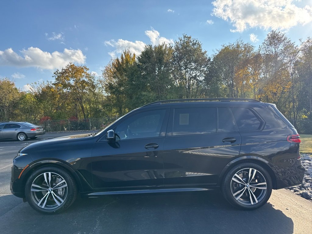 Used 2023 BMW X7 xDrive40i w/ M Sport Package image 2