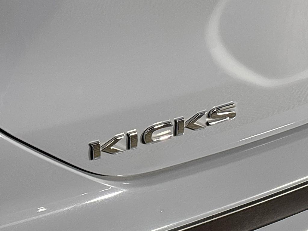 Used 2023 Nissan Kicks SV image 23
