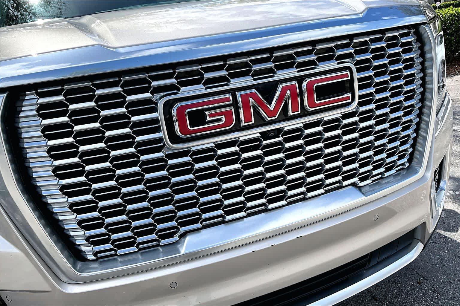 Used 2024 GMC Yukon Denali w/ Advanced Technology Package AWD/4WD image 58