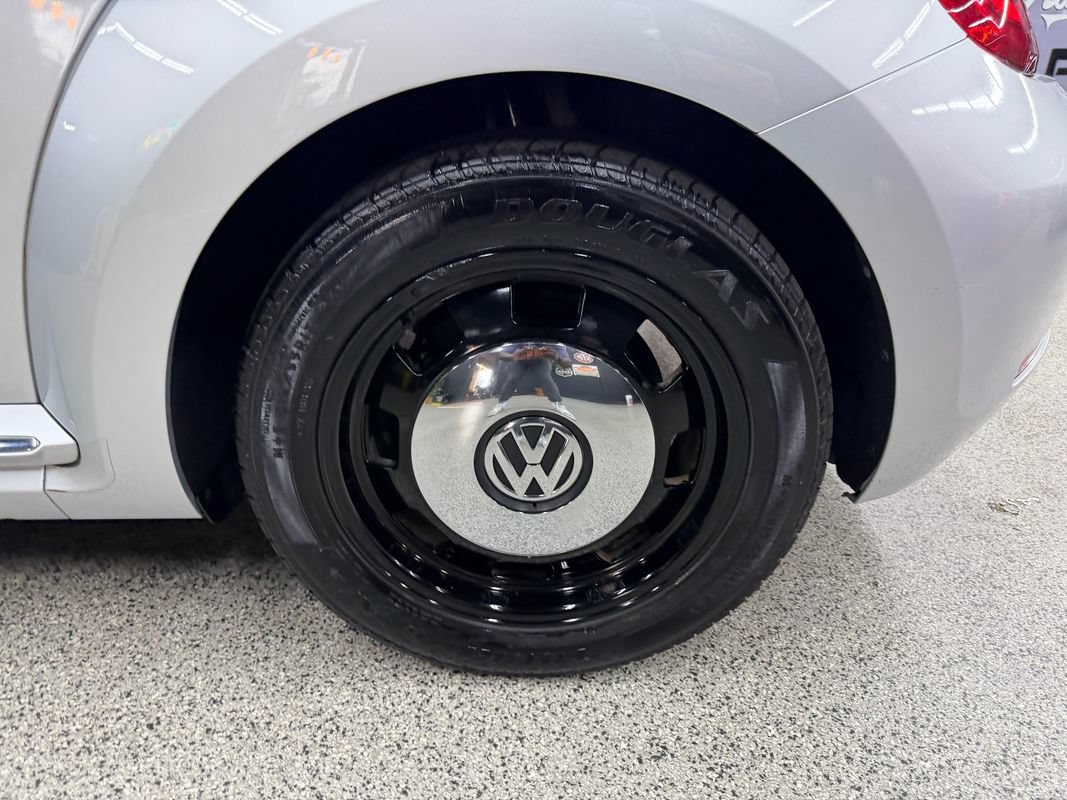 Used 2016 Volkswagen Beetle 1.8T SE FWD image 29