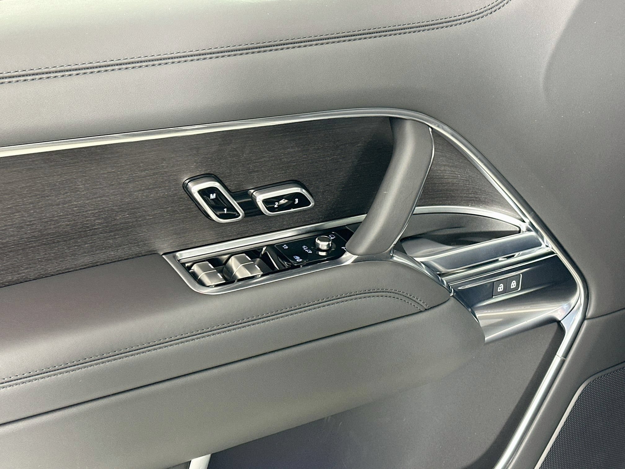 New 2026 Land Rover Range Rover SE AWD/4WD image 15