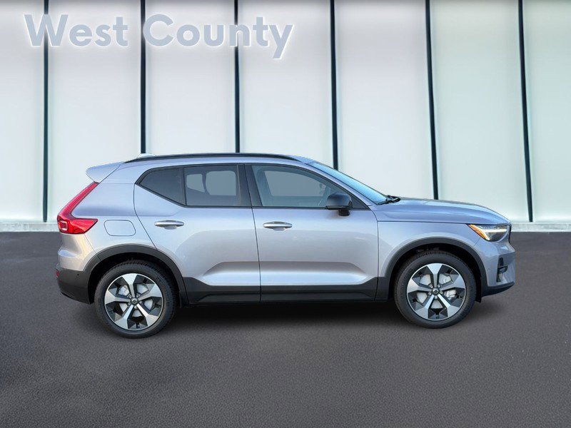 New 2026 Volvo XC40 B5 Plus w/ Protection Package Premier AWD/4WD video 2