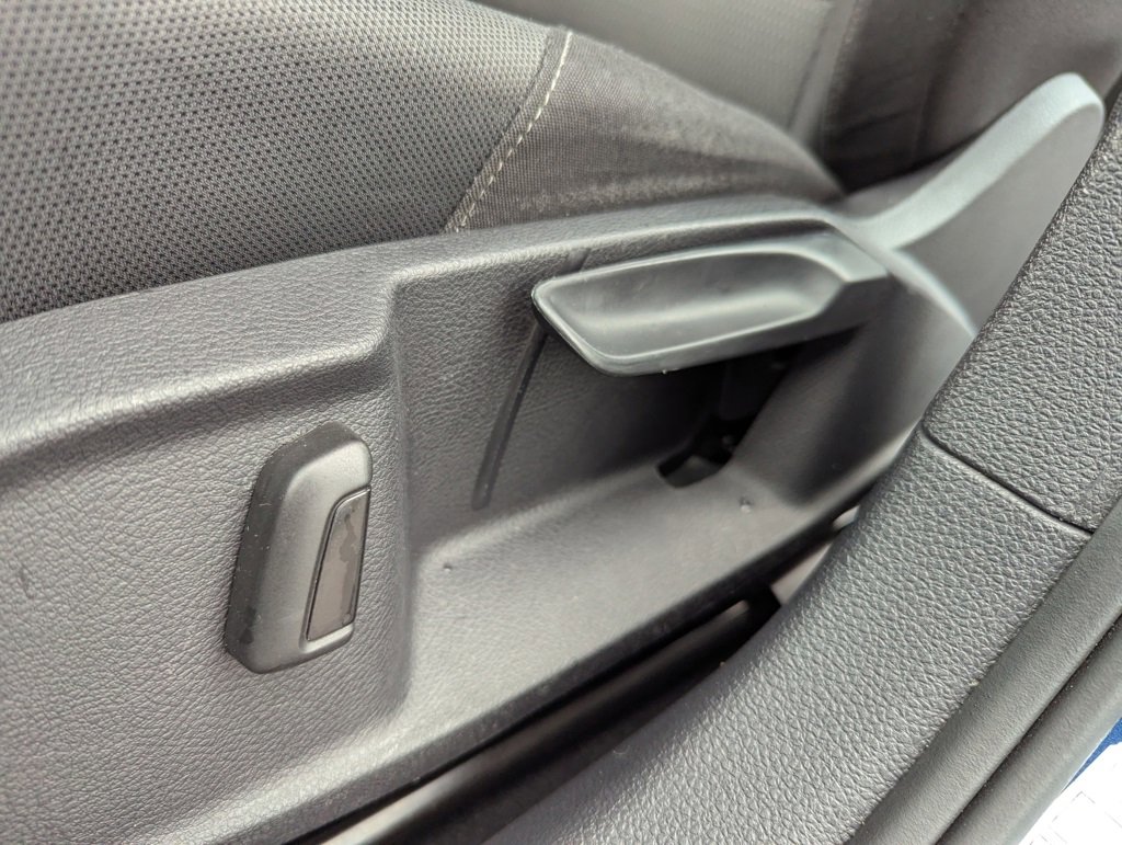 Used 2019 Volkswagen Golf S image 23