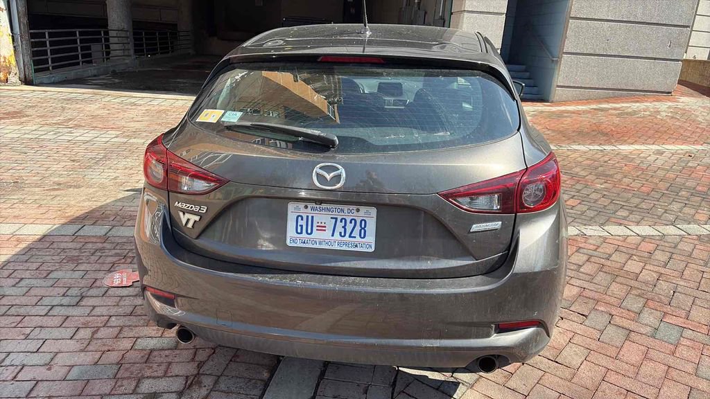 Used 2018 MAZDA MAZDA3 Touring image 6