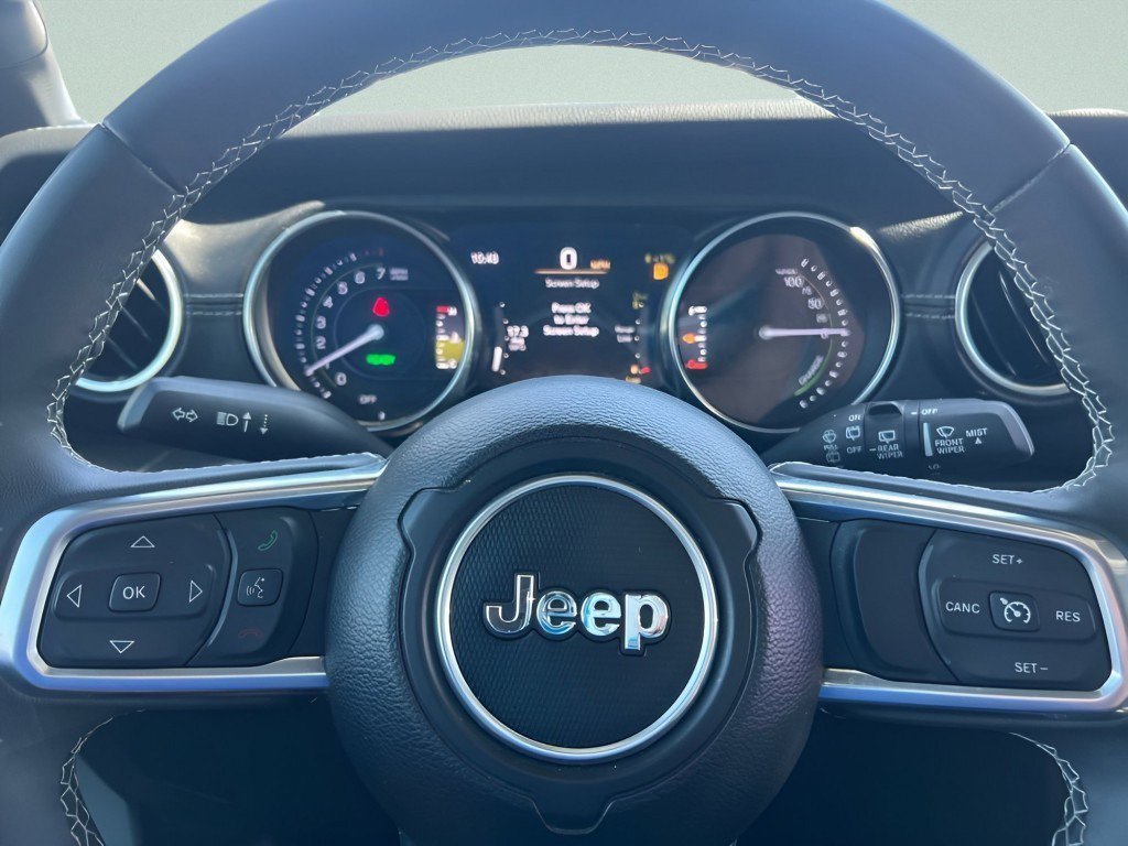 Used 2023 Jeep Wrangler Unlimited Sahara AWD/4WD image 26