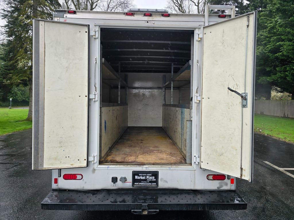 Used 2017 Ford E-450 and Econoline 450 Super Duty w/ Power Windows & Locks Group image 15