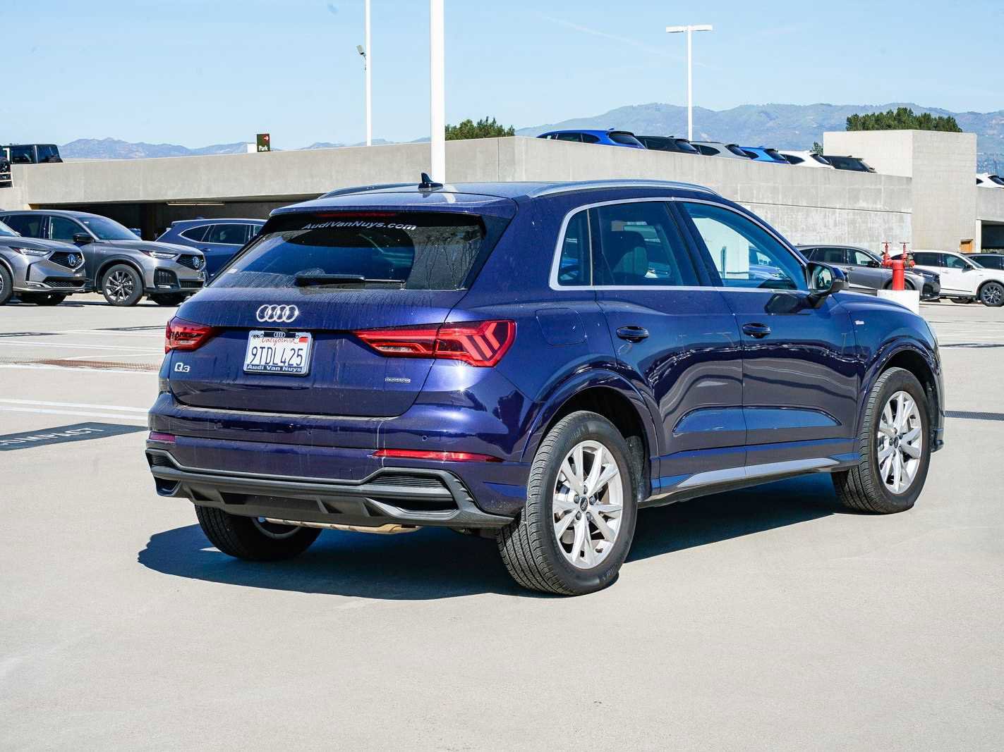 Used 2025 Audi Q3 2.0T Premium w/ Convenience Package image 4