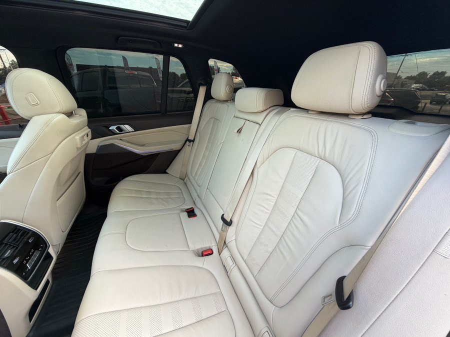 Used 2019 BMW X5 xDrive40i w/ Premium Package 2 AWD/4WD image 30
