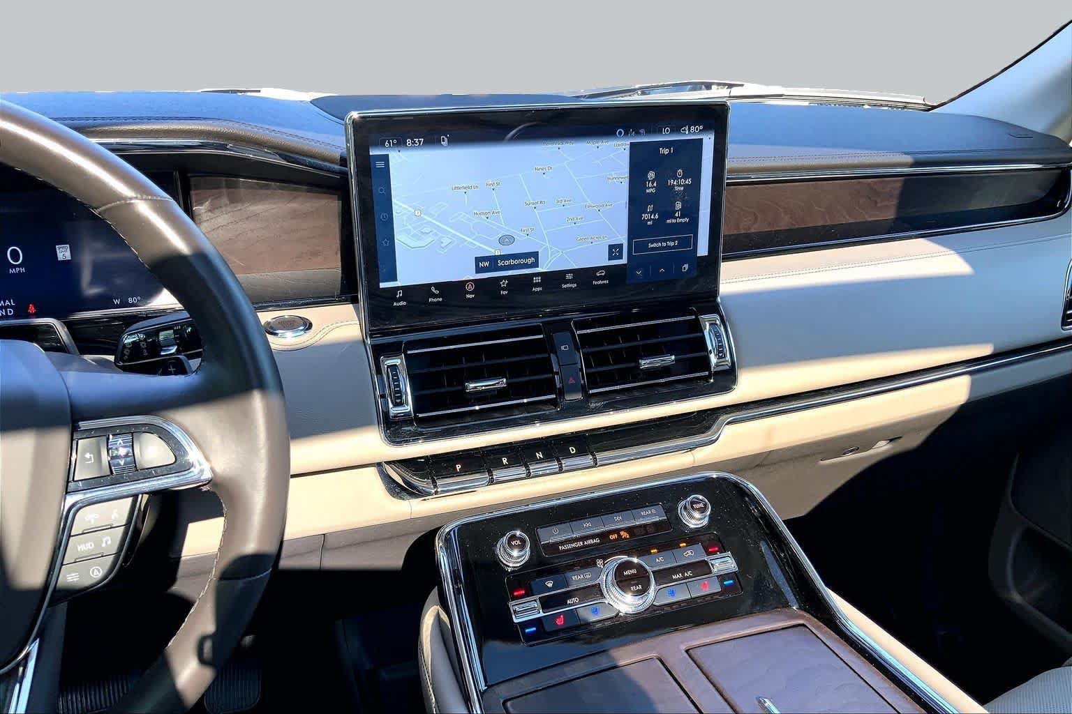 Used 2024 Lincoln Navigator Reserve AWD/4WD image 7