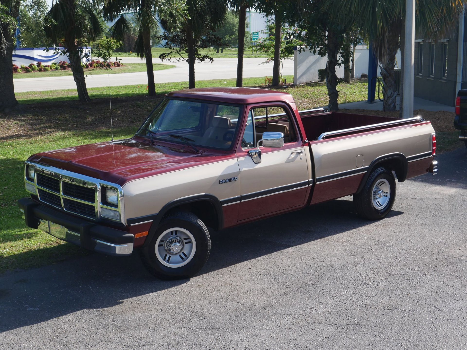 Used 1992 Dodge D/W Truck 150 RWD image 11