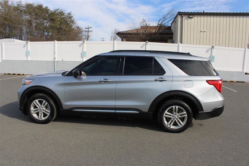Used 2021 Ford Explorer XLT w/ Equipment Group 202A RWD image 5