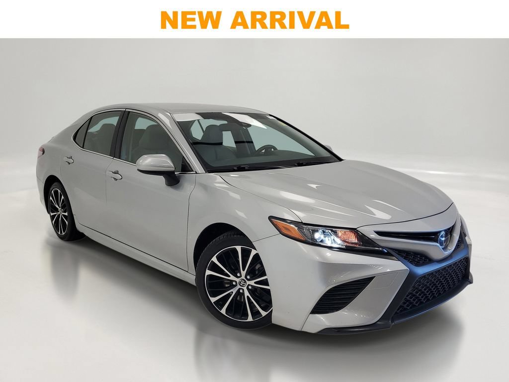 Used 2018 Toyota Camry SE FWD video 1