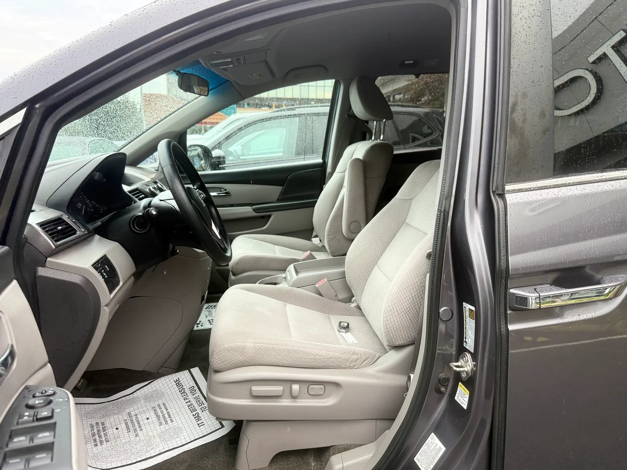 Used 2015 Honda Odyssey EX image 10