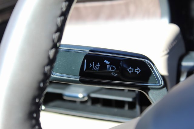 Certified 2023 Lincoln Nautilus Reserve w/ Equipment Group 201A image 21