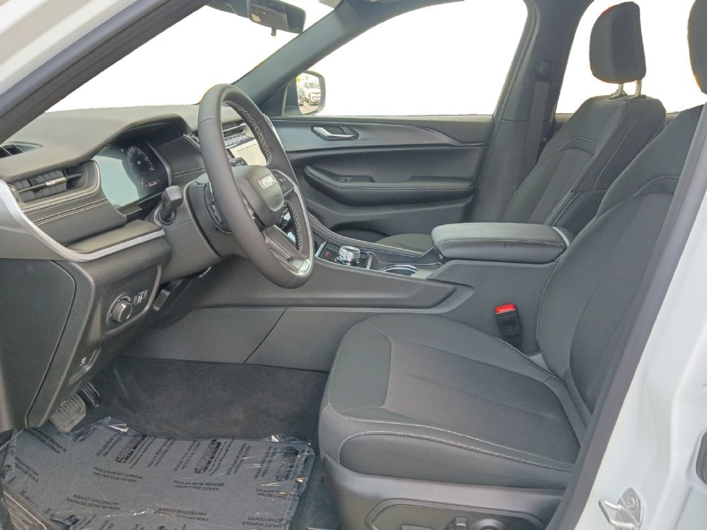New 2026 Jeep Grand Cherokee L Laredo RWD image 19