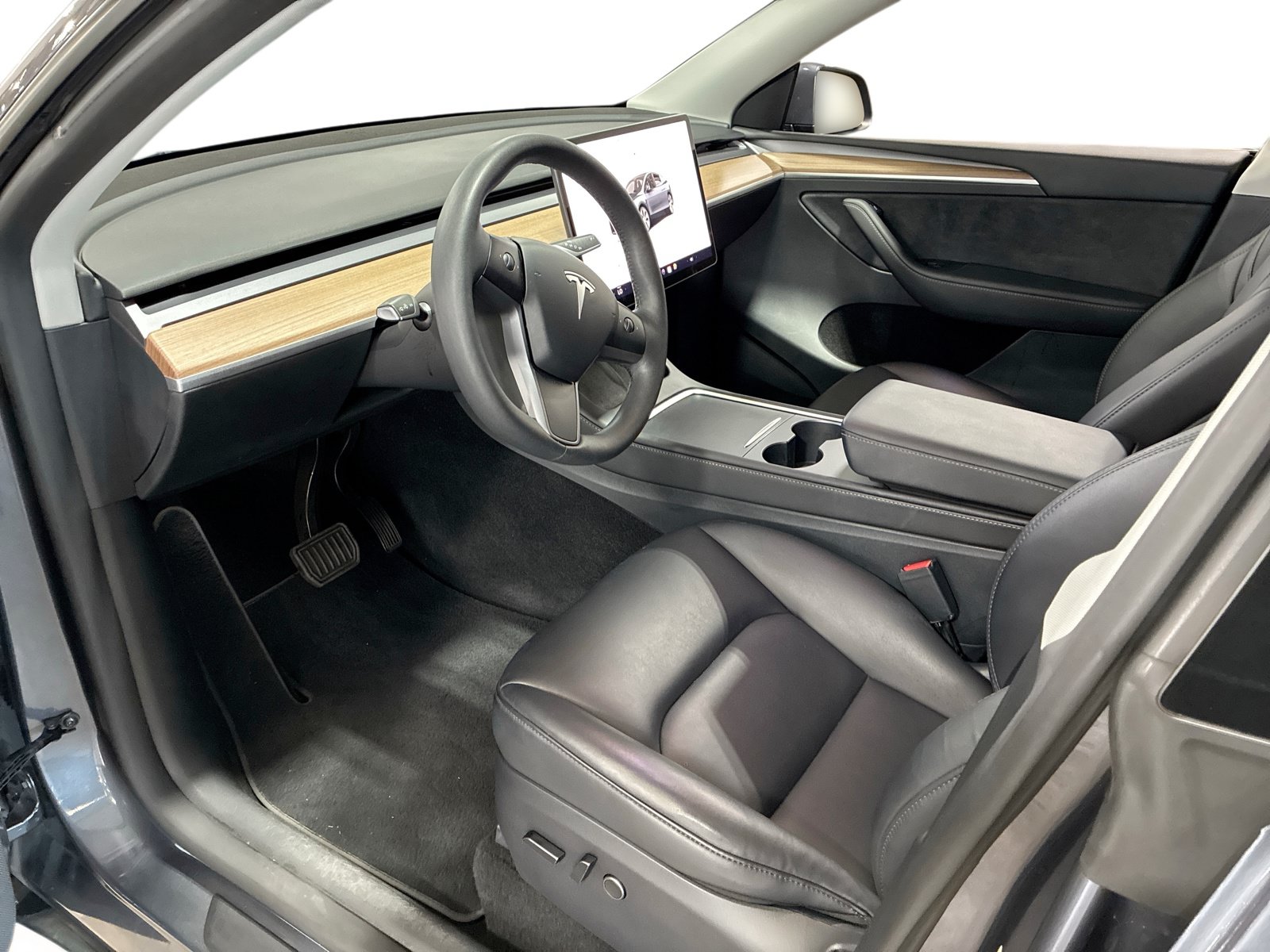 Certified 2023 Tesla Model Y Long Range AWD/4WD image 9