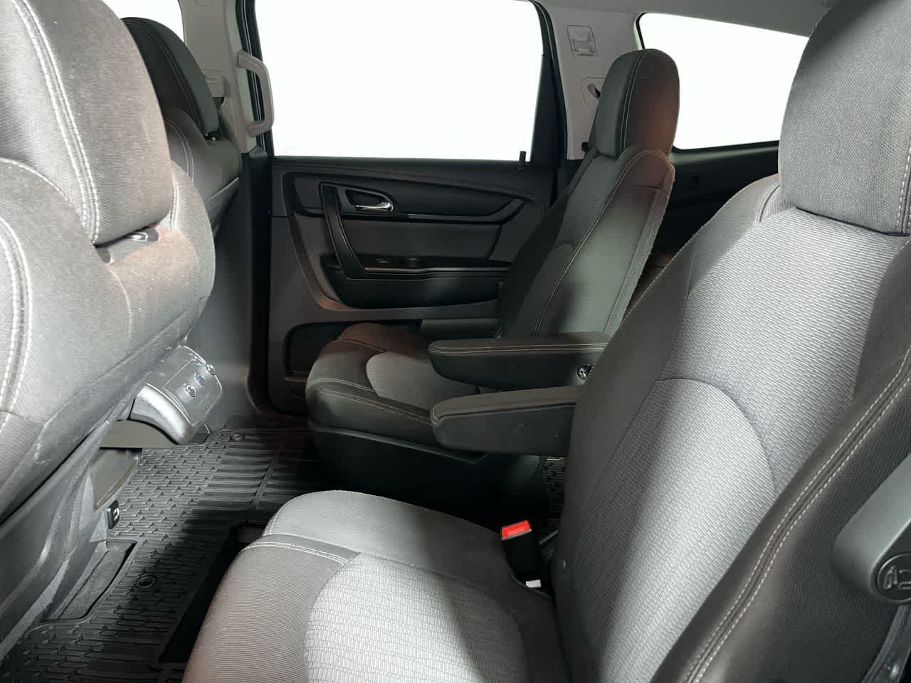 Used 2017 Chevrolet Traverse LT w/ Style and Technology Package FWD image 27