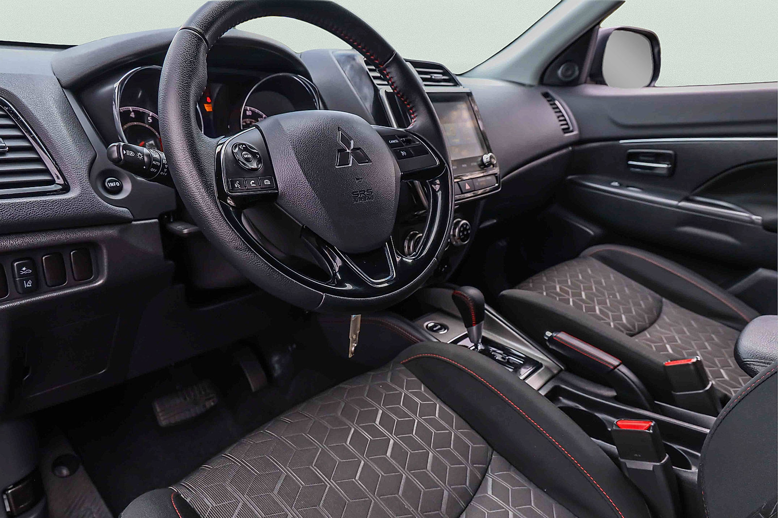 Used 2025 Mitsubishi Outlander Sport AWD image 7