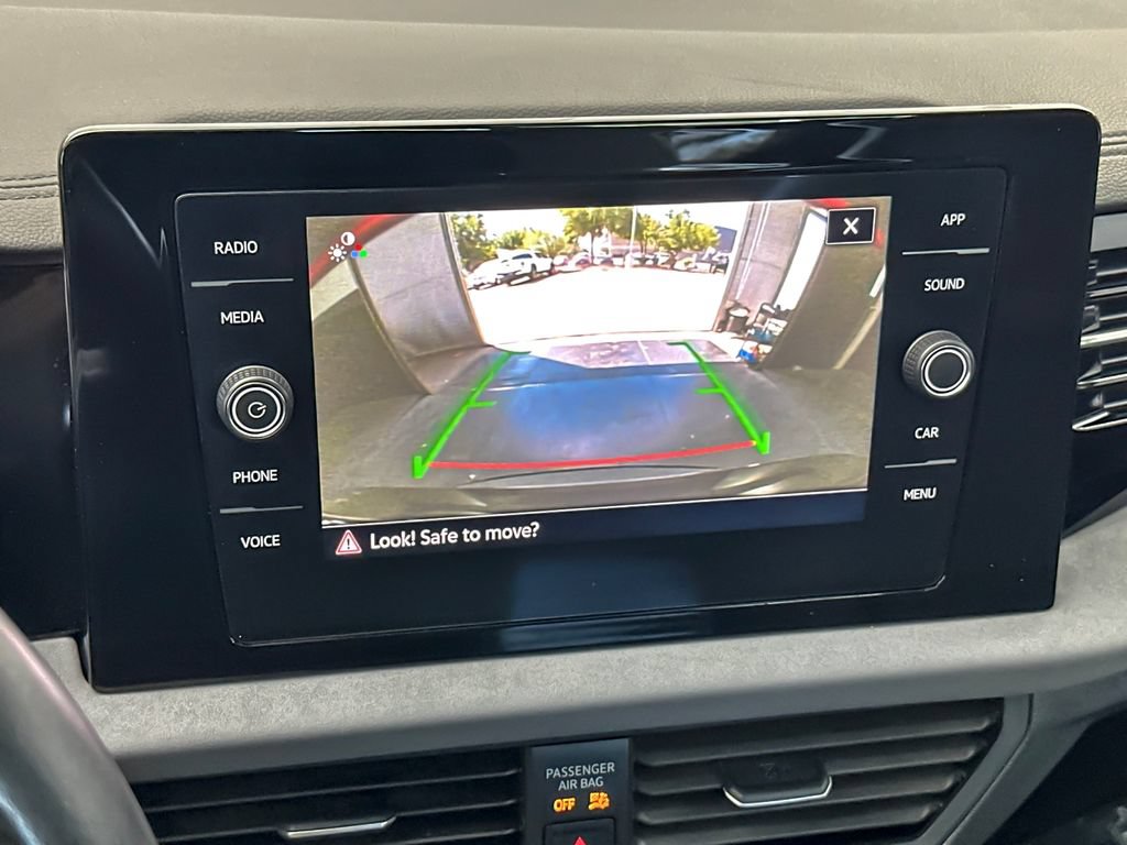 Used 2025 Volkswagen Jetta SE FWD image 17