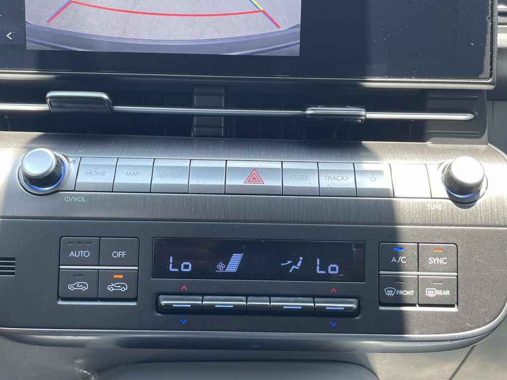 Used 2024 Hyundai Kona SEL AWD/4WD image 36