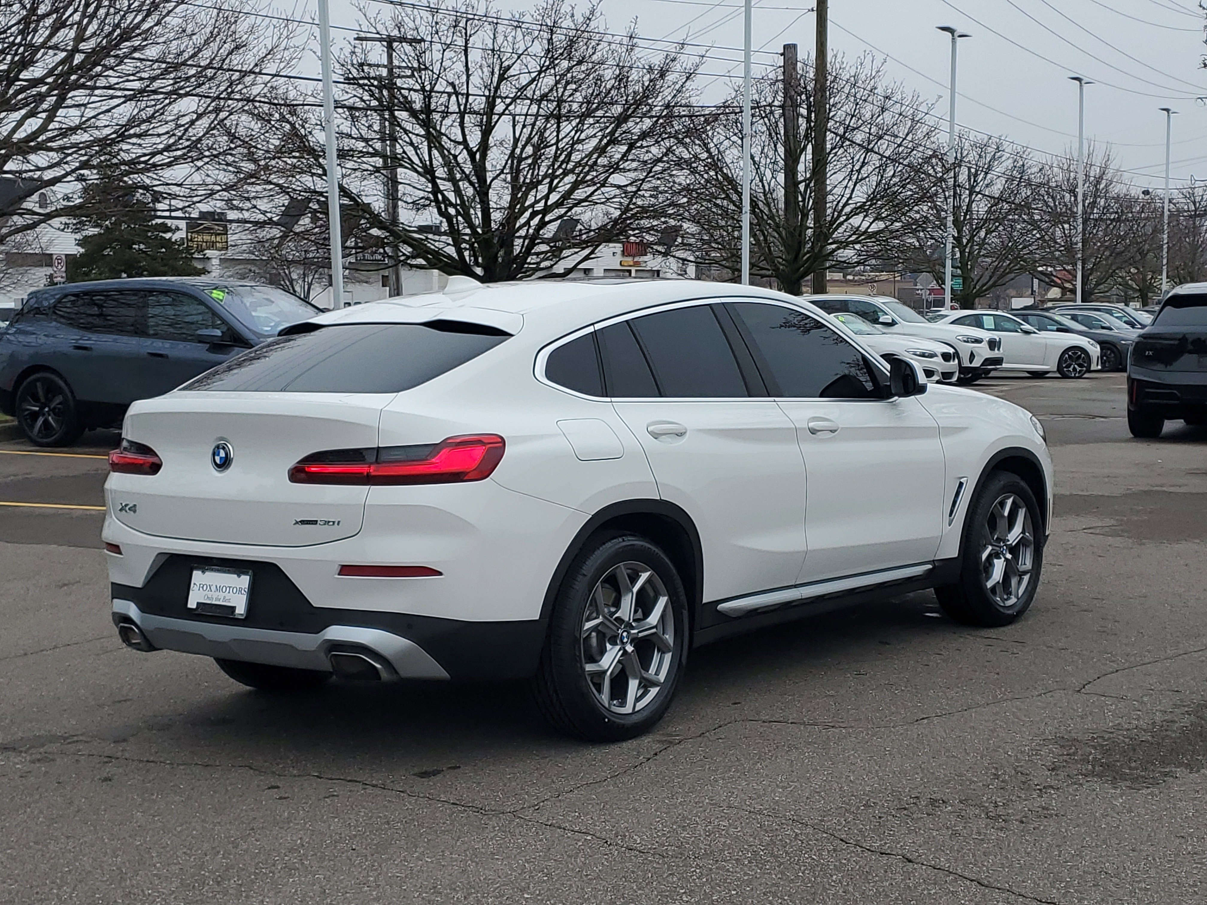 Used 2023 BMW X4 xDrive30i AWD/4WD image 3