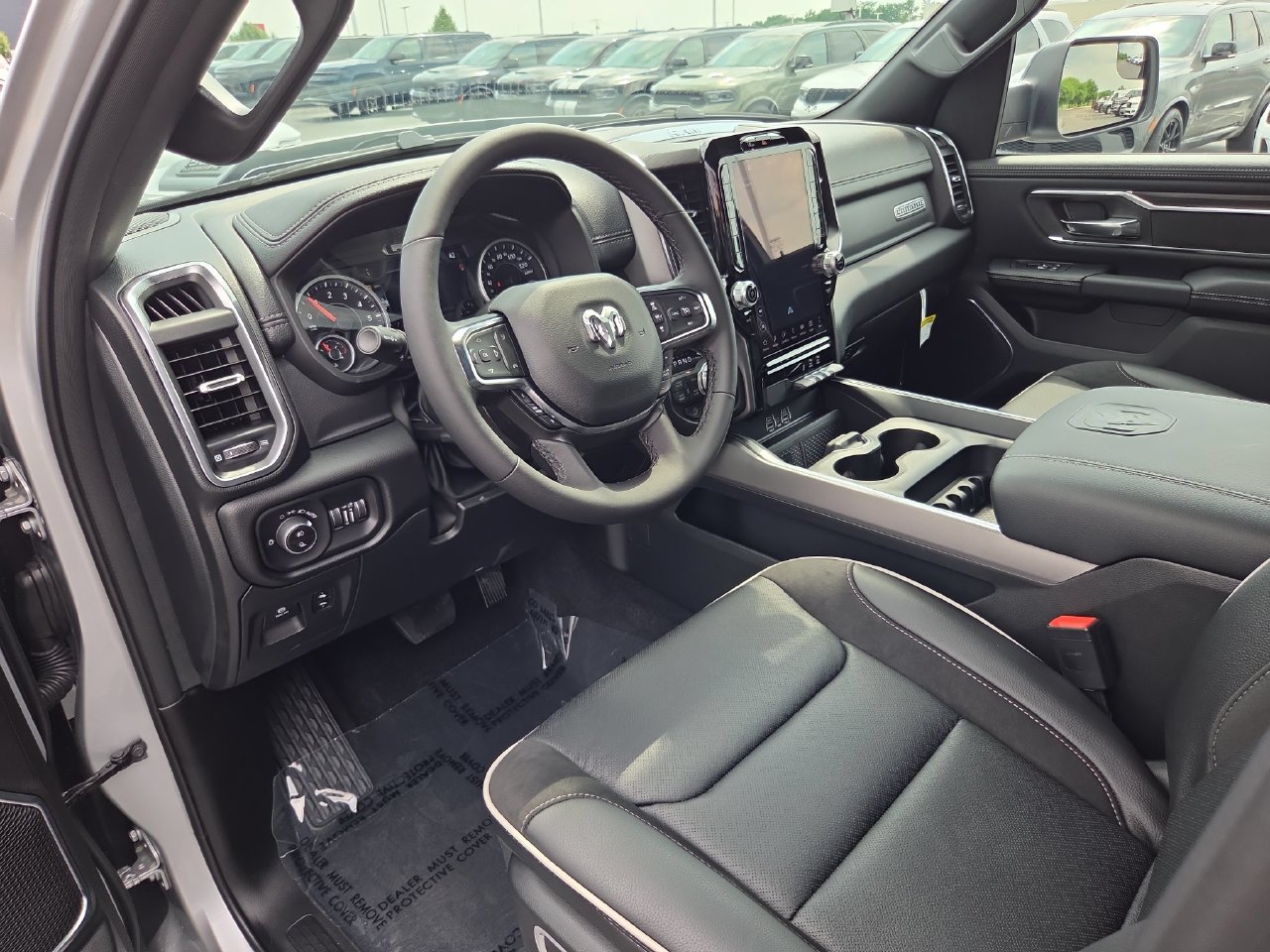 New 2026 RAM 1500 Laramie w/ Sport Appearance Package AWD/4WD image 17