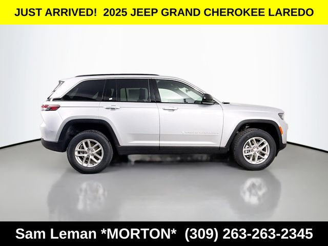New 2025 Jeep Grand Cherokee Laredo w/ Luxury Tech Group I image 8