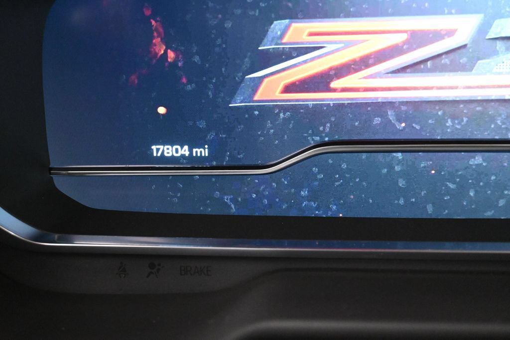 Used 2024 Chevrolet Suburban Z71 w/ Luxury Package AWD/4WD image 13