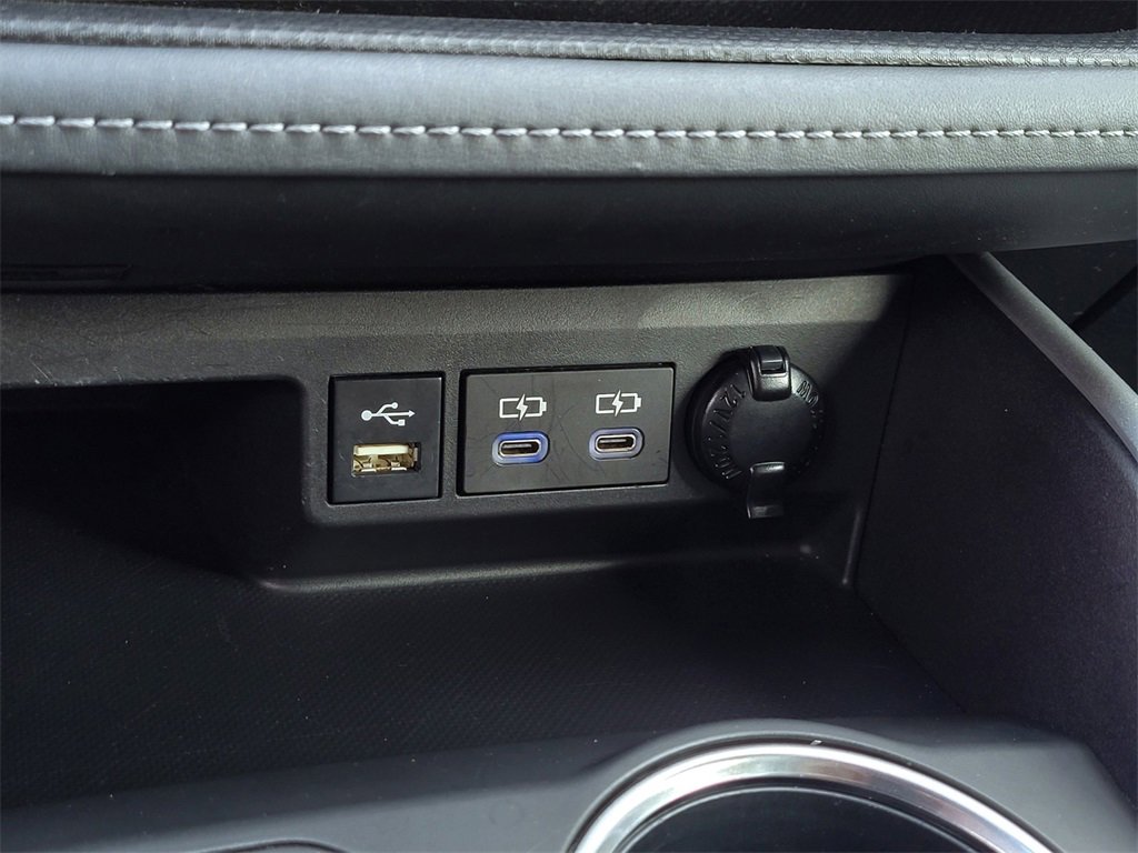 Used 2022 Toyota Highlander XLE image 22