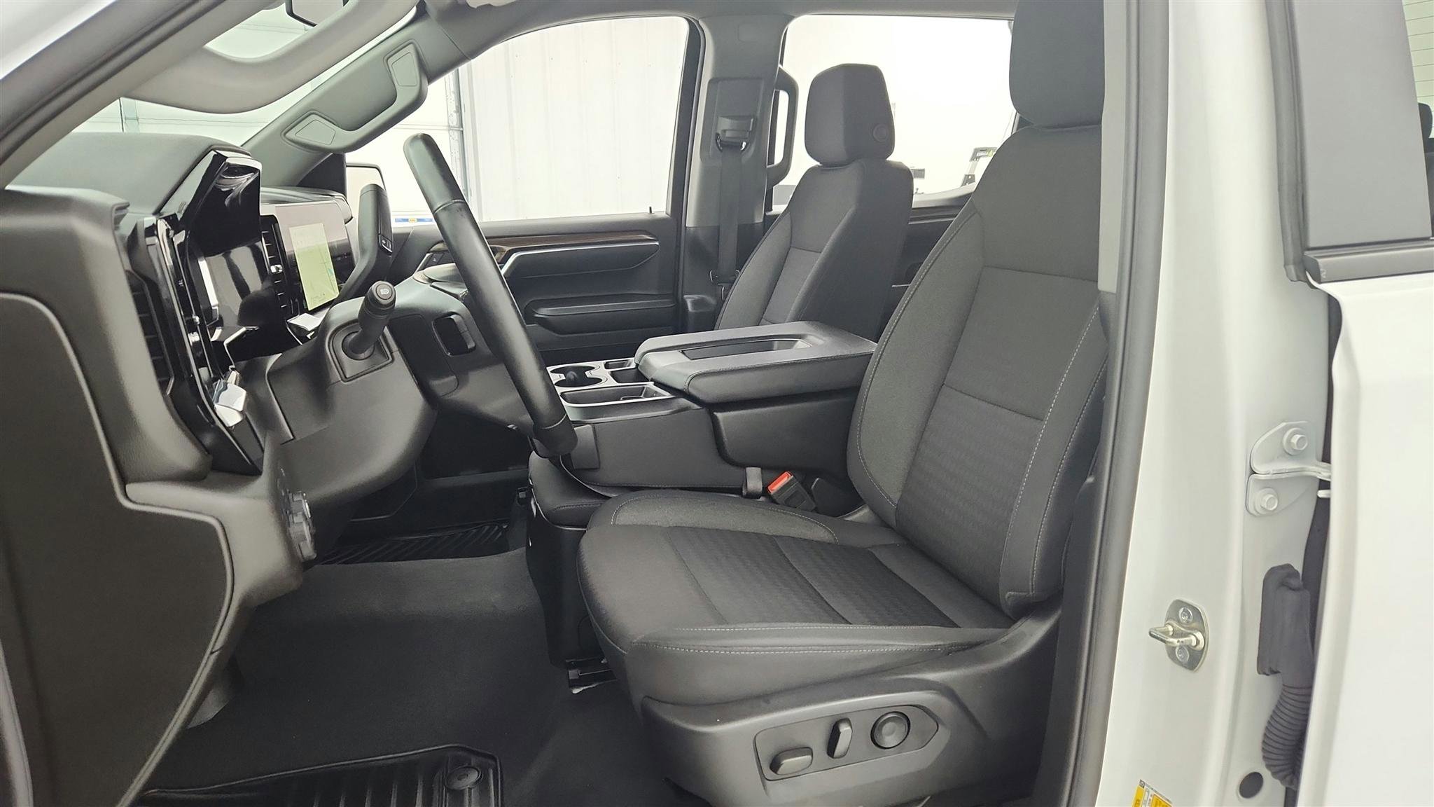 Used 2025 Chevrolet Silverado 1500 LT image 26