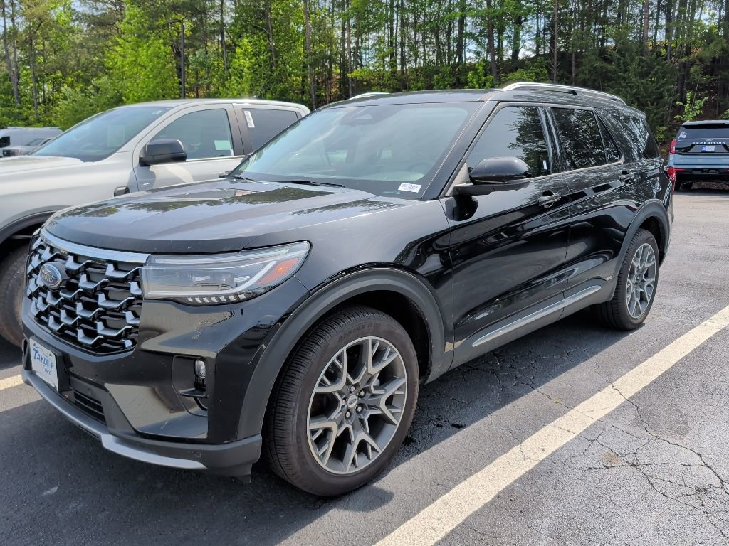 Used 2025 Ford Explorer Platinum w/ Ultimate Package AWD/4WD image 3