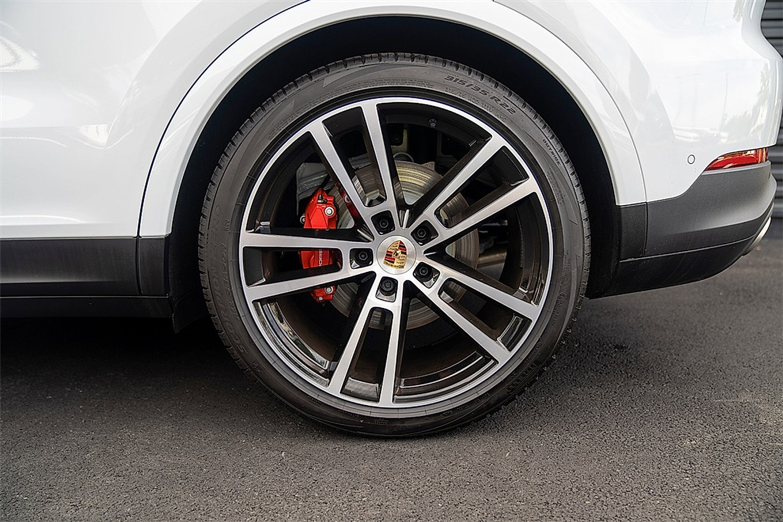 Used 2025 Porsche Cayenne S AWD/4WD image 25