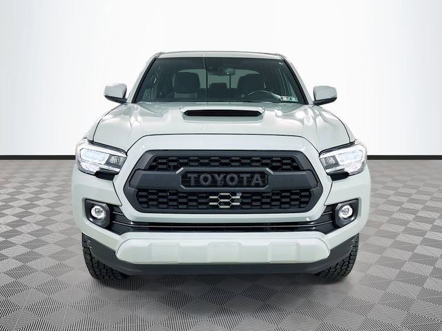Used 2023 Toyota Tacoma TRD Sport w/ Technology Package image 2