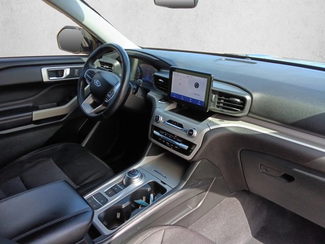 Used 2023 Ford Explorer XLT RWD image 26