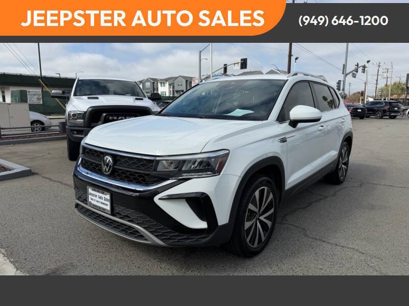 Used 2023 Volkswagen Taos SE FWD image 1