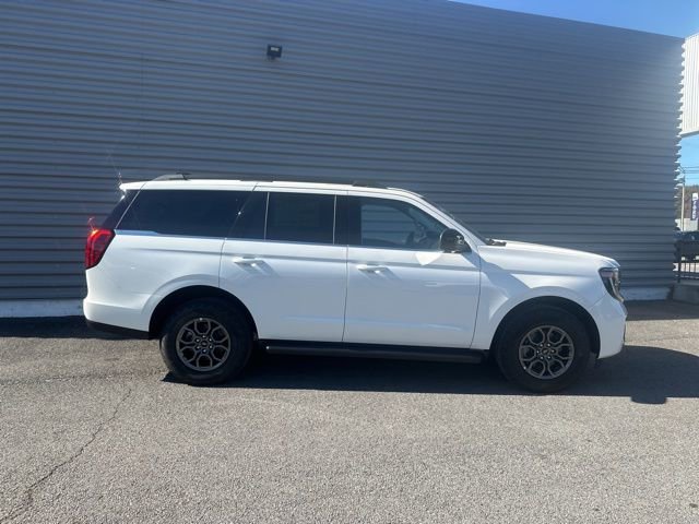 New 2025 Ford Expedition Active image 2