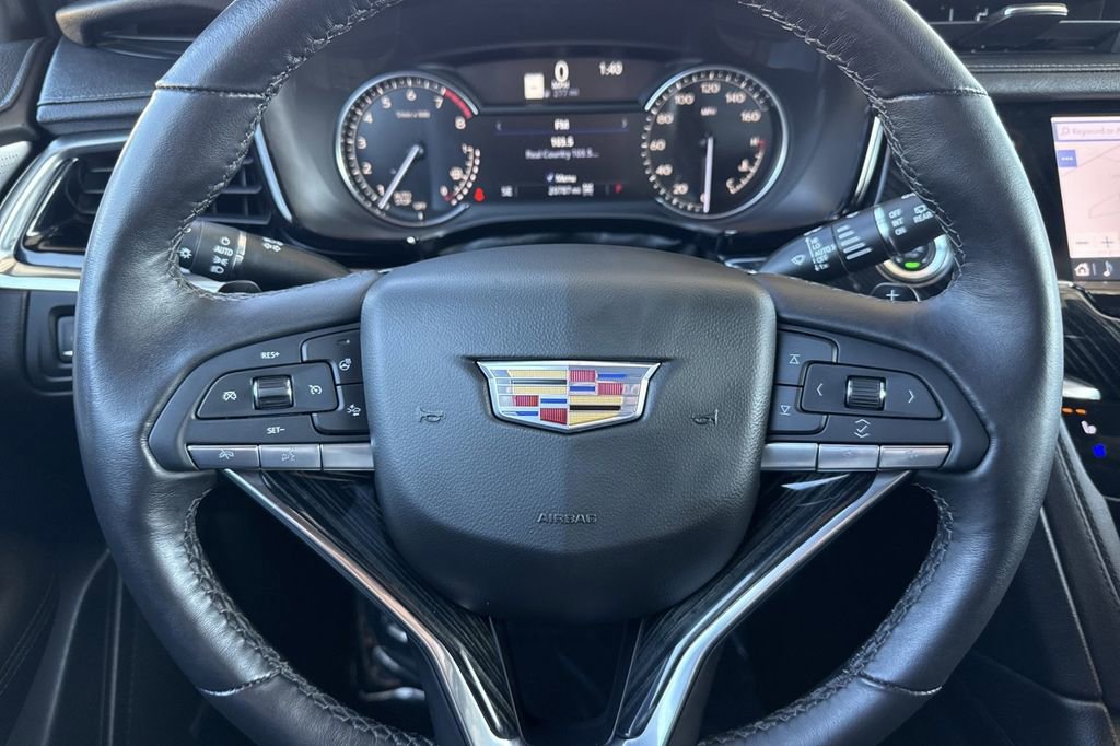 Used 2025 Cadillac XT6 Premium Luxury image 37