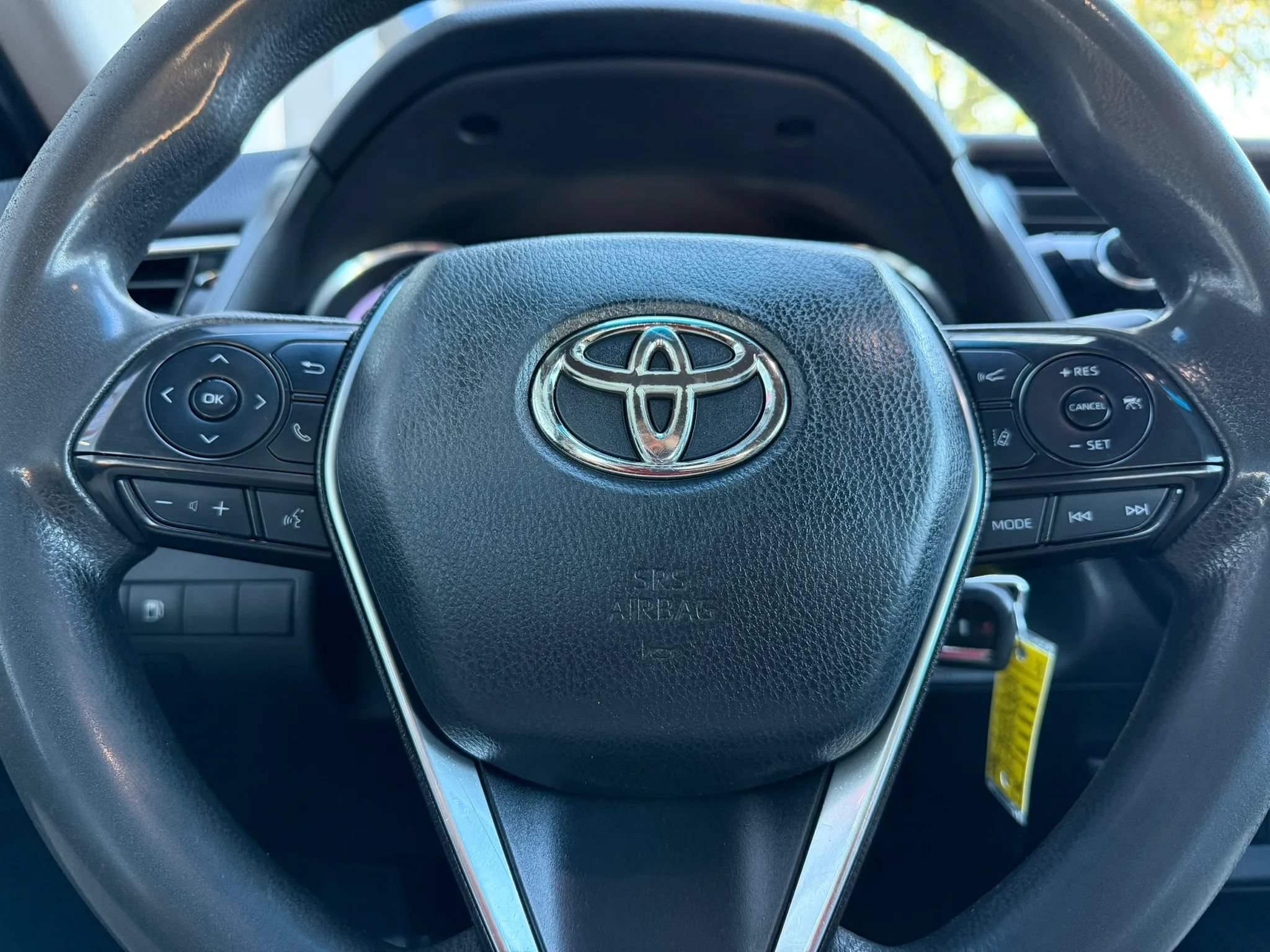 Used 2018 Toyota Camry LE FWD image 13