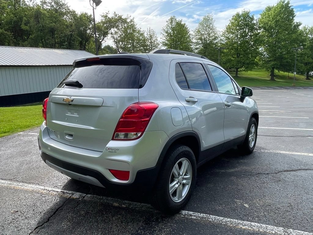 Certified 2022 Chevrolet Trax LT w/ LT Convenience Package AWD/4WD image 3
