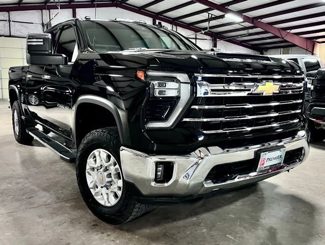 Used 2024 Chevrolet Silverado 2500 LTZ image 1